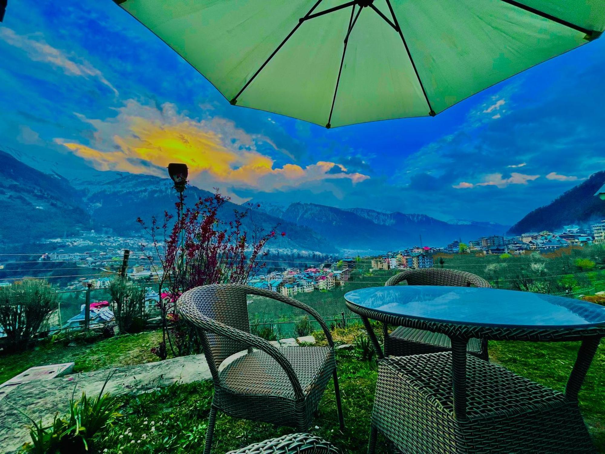 The Manu Emerald # Farmhouse # Top Selling Cottage In Manali # Peaceful Heritage Cozy Stay # Lawn With Bonfire # Most Awarded Exterior photo