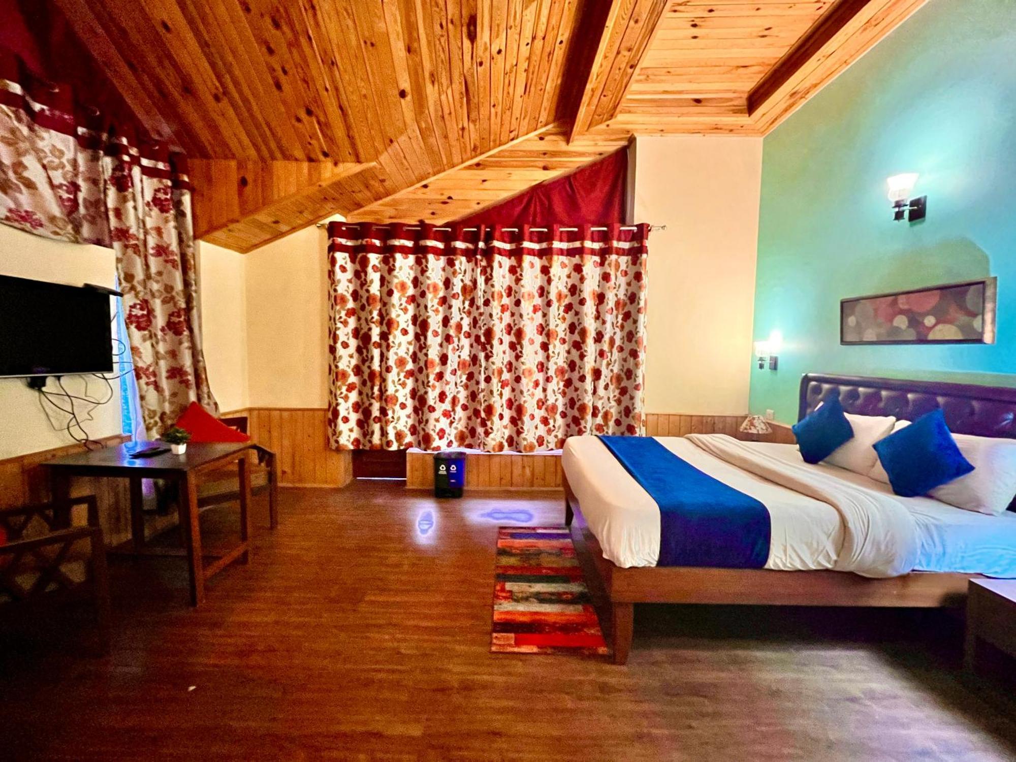 The Manu Emerald # Farmhouse # Top Selling Cottage In Manali # Peaceful Heritage Cozy Stay # Lawn With Bonfire # Most Awarded Exterior photo