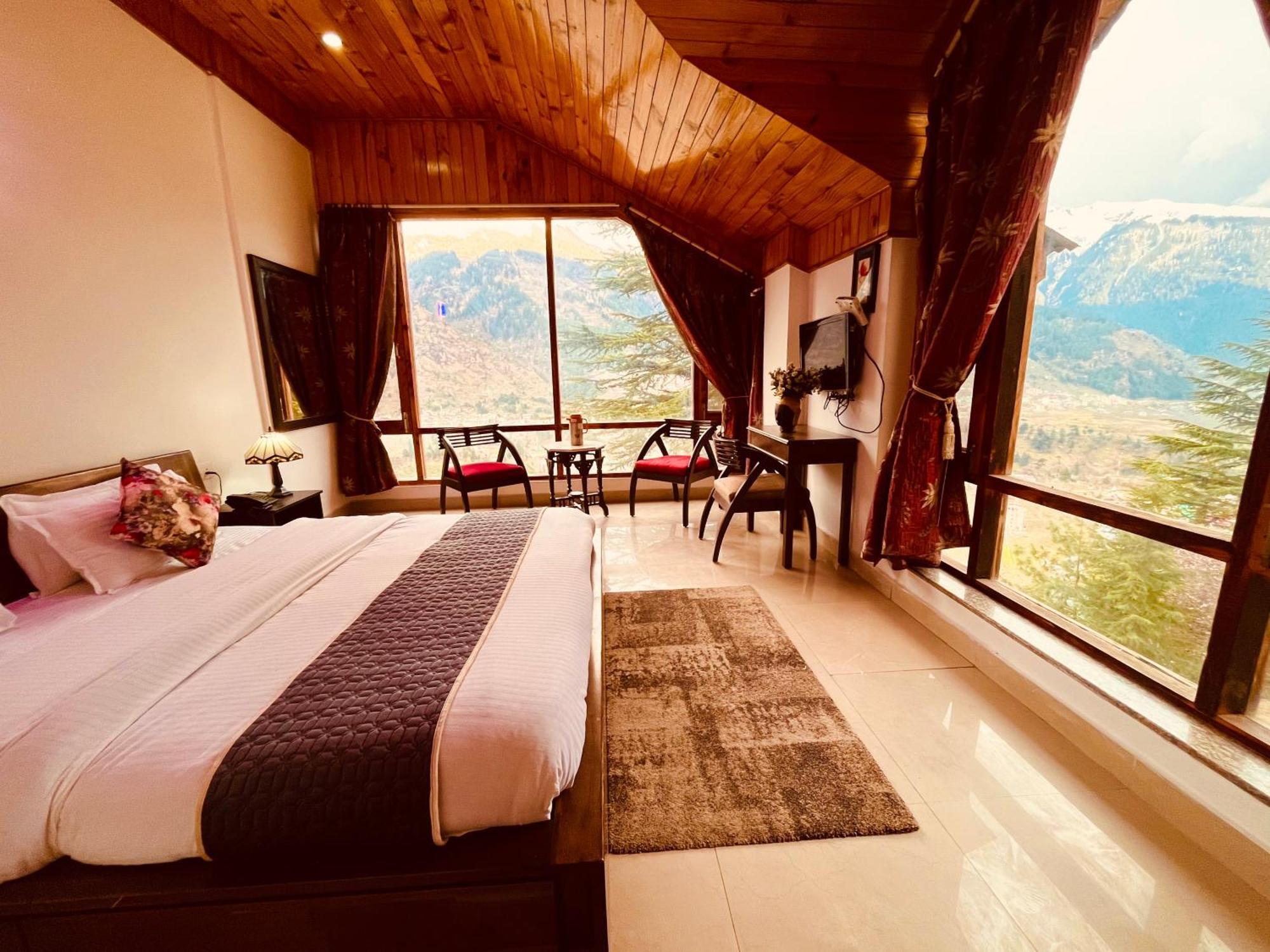The Manu Emerald # Farmhouse # Top Selling Cottage In Manali # Peaceful Heritage Cozy Stay # Lawn With Bonfire # Most Awarded Exterior photo