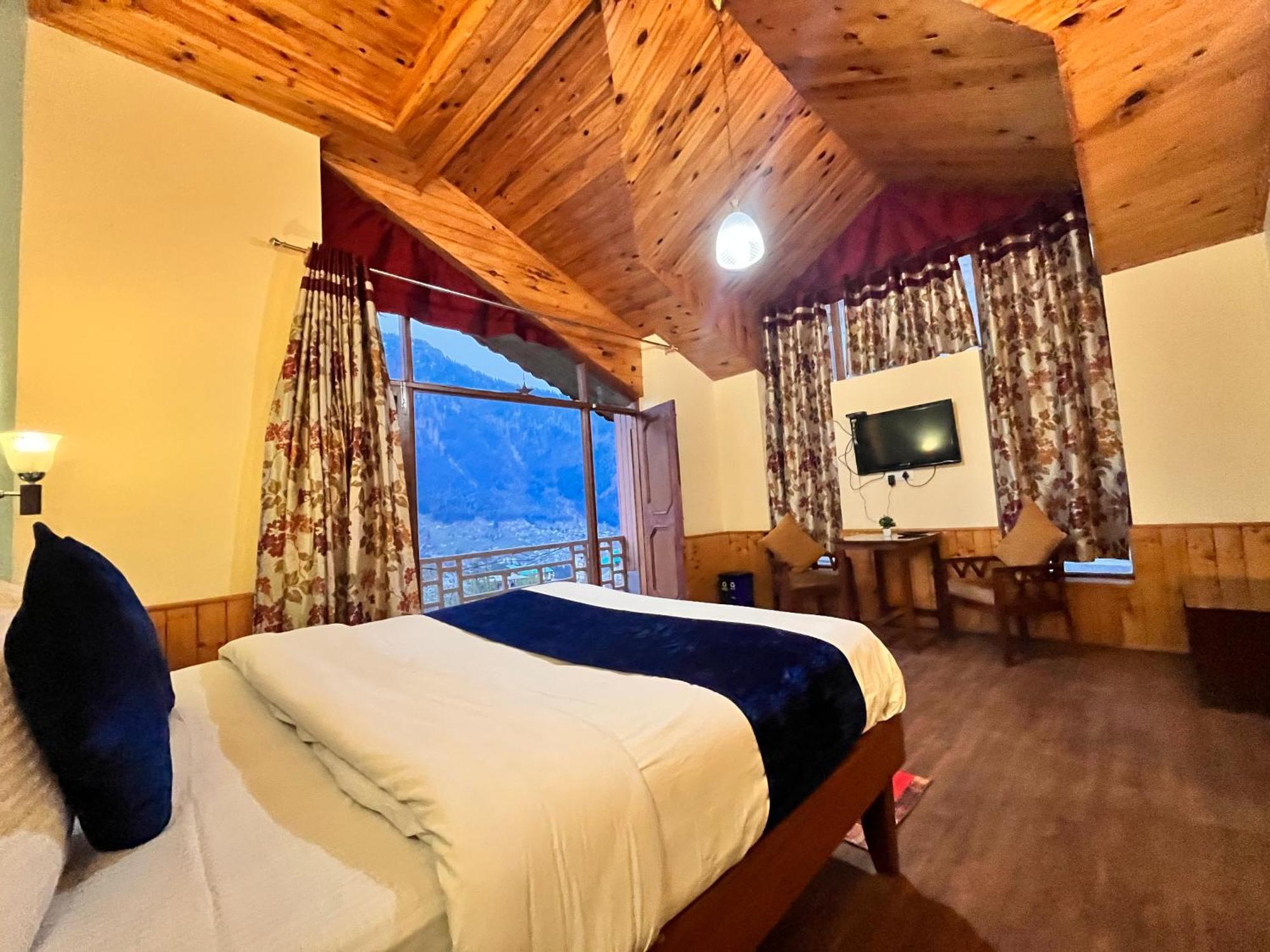 The Manu Emerald # Farmhouse # Top Selling Cottage In Manali # Peaceful Heritage Cozy Stay # Lawn With Bonfire # Most Awarded Exterior photo
