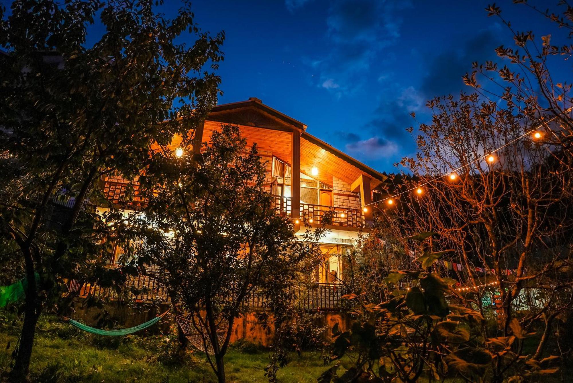 The Manu Emerald # Farmhouse # Top Selling Cottage In Manali # Peaceful Heritage Cozy Stay # Lawn With Bonfire # Most Awarded Exterior photo
