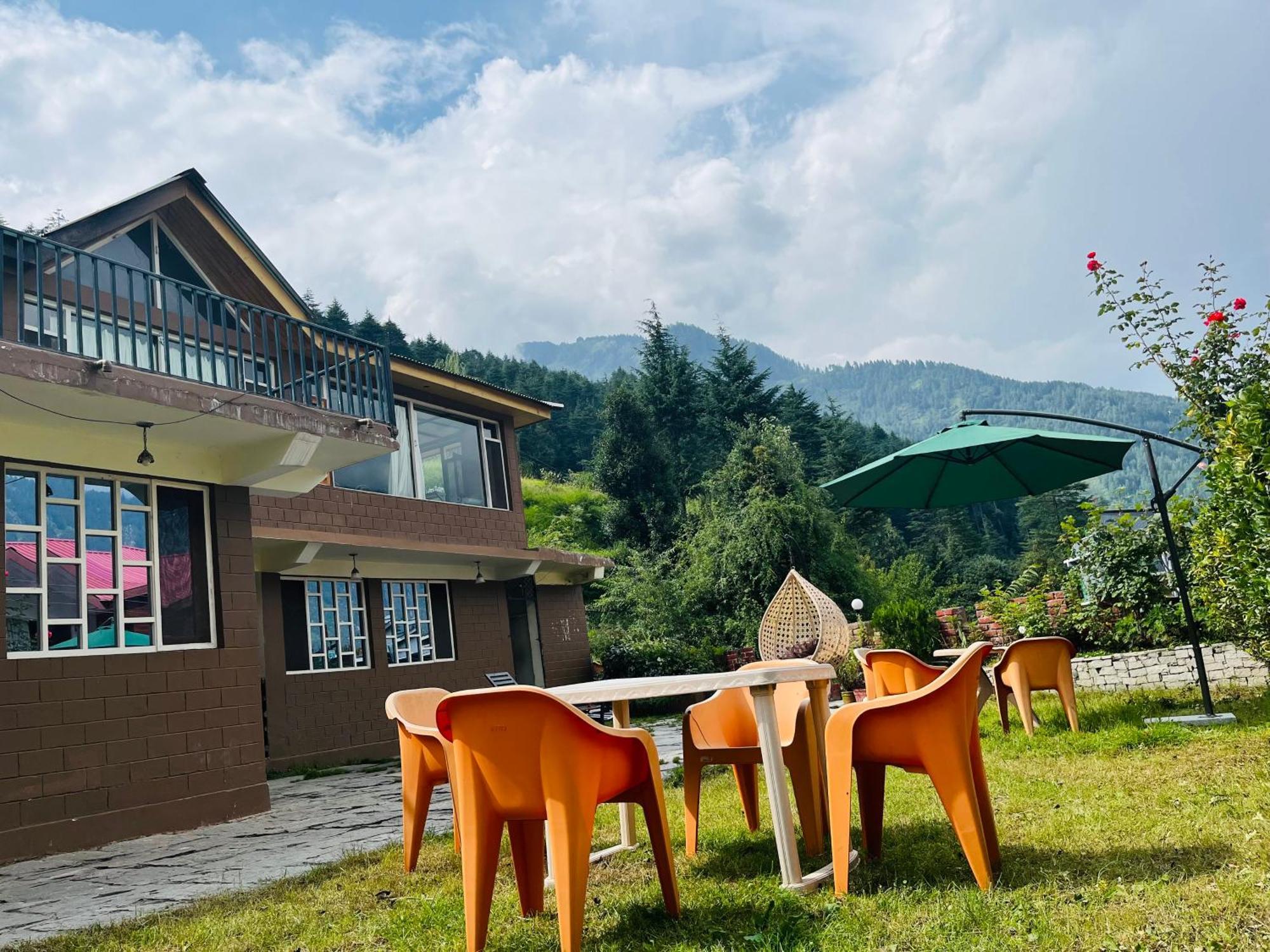 The Manu Emerald # Farmhouse # Top Selling Cottage In Manali # Peaceful Heritage Cozy Stay # Lawn With Bonfire # Most Awarded Exterior photo
