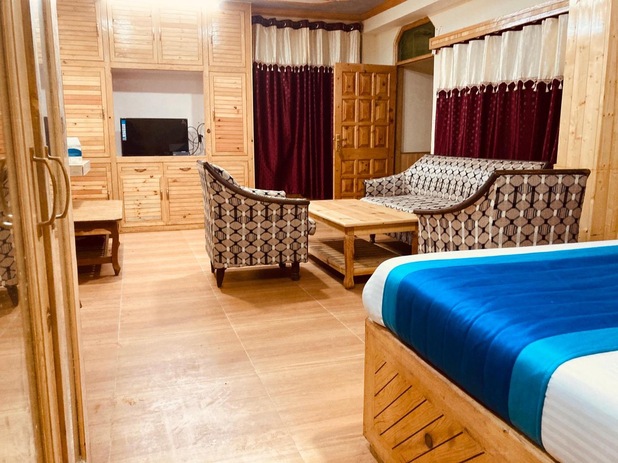 The Manu Emerald # Farmhouse # Top Selling Cottage In Manali # Peaceful Heritage Cozy Stay # Lawn With Bonfire # Most Awarded Exterior photo